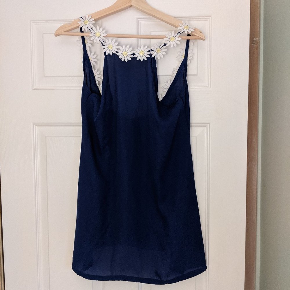 FREE gift w/ purchase 💙Blue daisy top💙